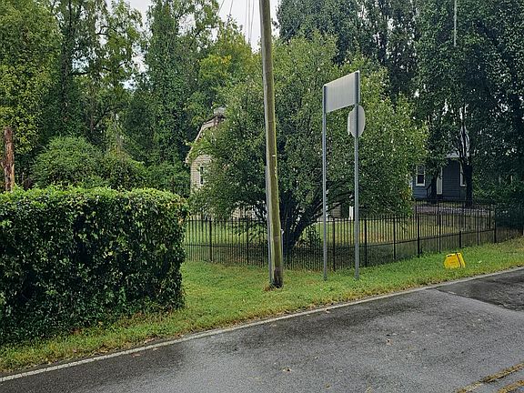 3rd image of 106 Edmondson Ferry Rd