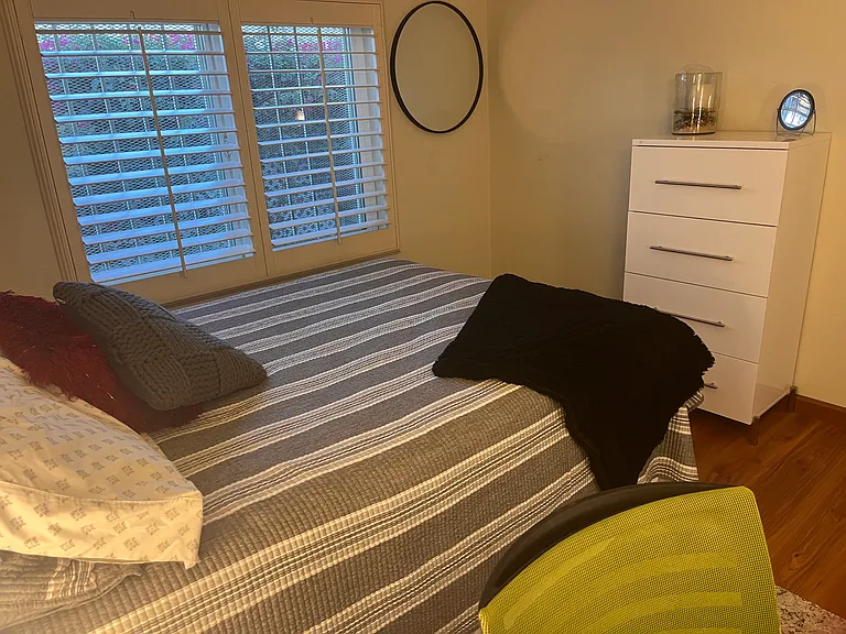 Elizabeth Dr — Photo 17