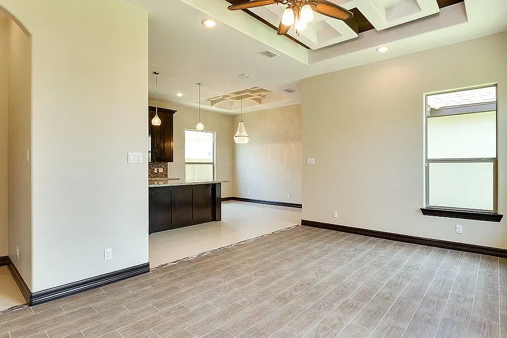4 bed, 2.5 bath, 1595 sqft, $2,200 — Photo 2