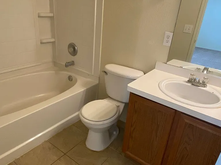 4505 Merlot Dr — Photo 8