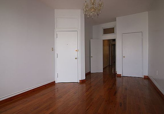 2nd image of 170 Nassau Ave Floor 3