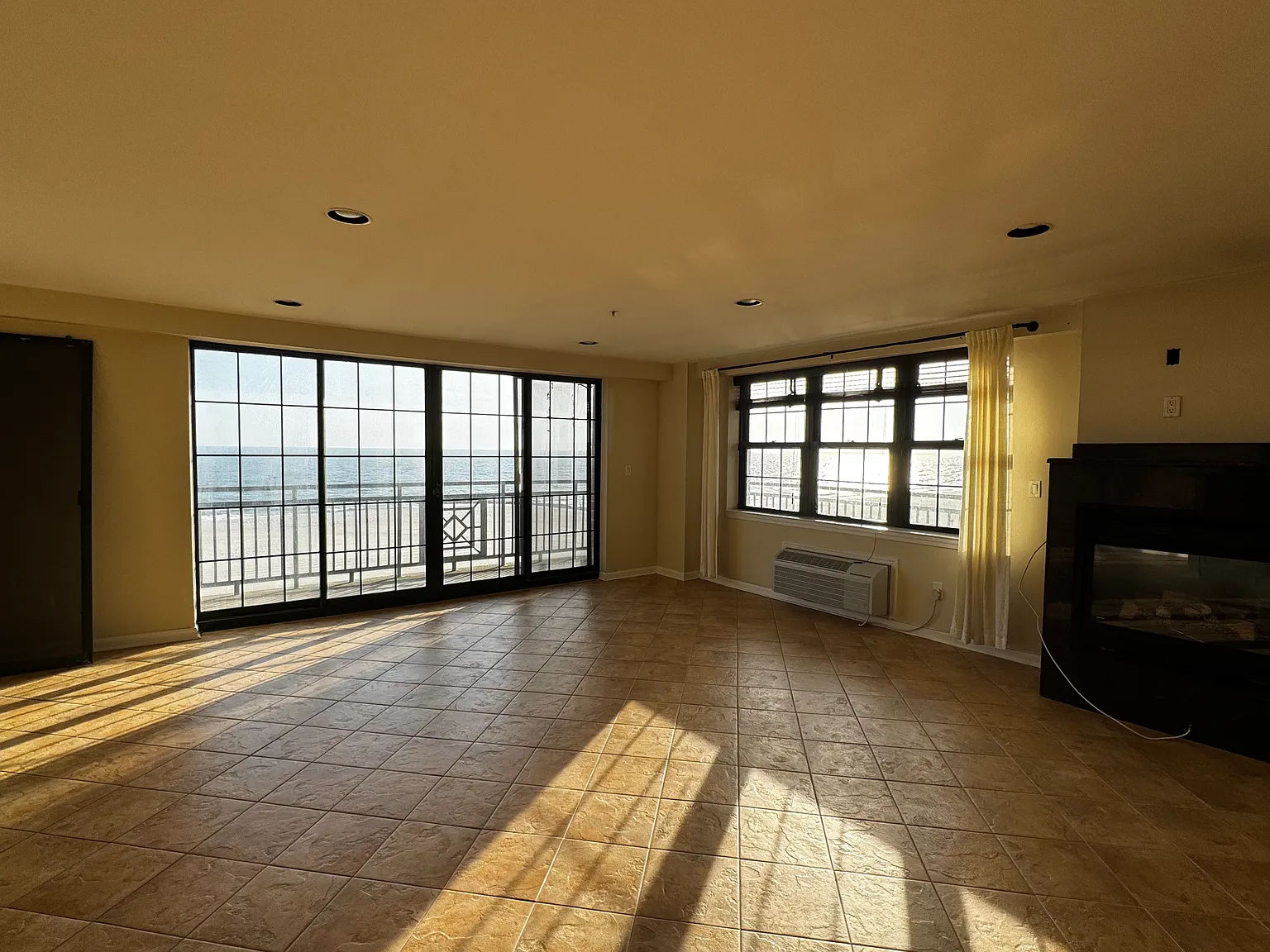 26 W Broadway Blvd #6O4 photo 1