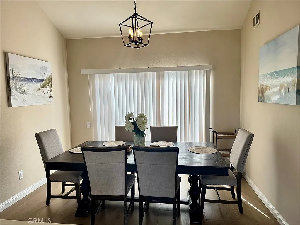 3 bed, 2.0 bath, 1538 sqft, $7,500 — Photo 4