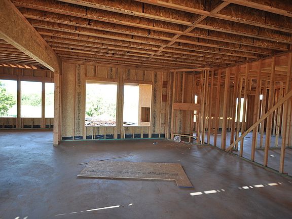 4th image of 3021 Firefly Dr