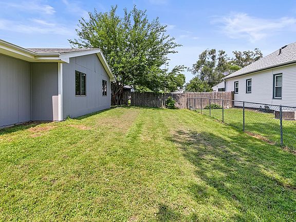 4th image of 721 S 18th St