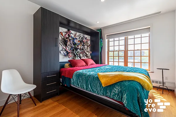 Sold by Yoreevo, LLC | media 8