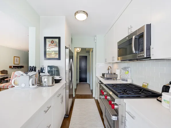 30 East Ninth Street image 4 of 11