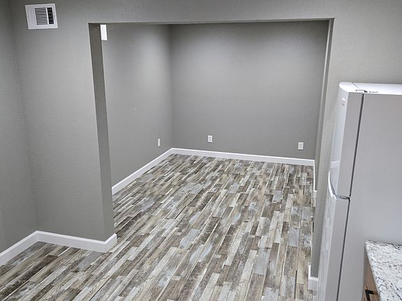 4th image of 240 Francis St #B