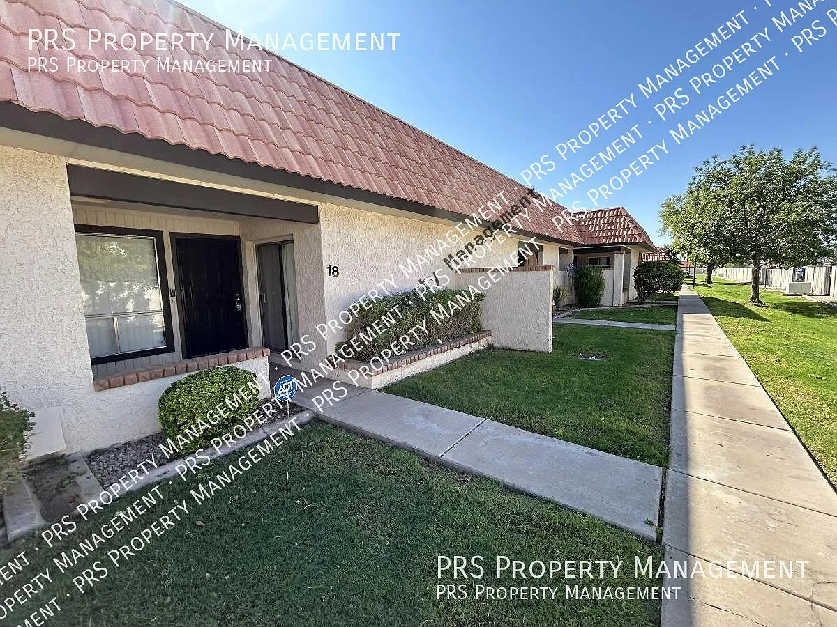 Chandler Townhome Now Showing — Photo 2