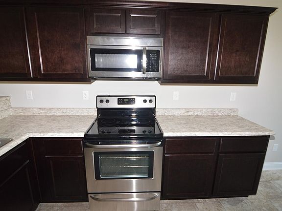 4th image of 3404 Sweet Clover Ln
