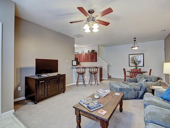 4th image of 2337 Colfax Ln
