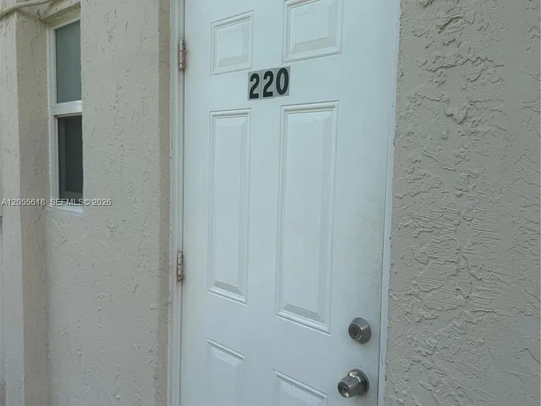 6709 N Kendall Dr #220 — Photo 30