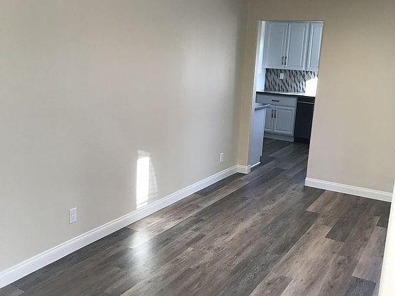 3rd image of 4535 Coronado Dr