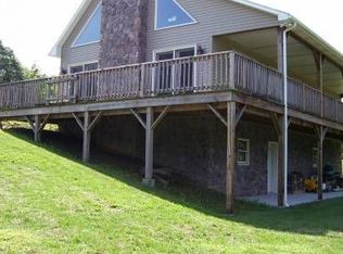 44 Mill Rd, Hamburg, PA 19526