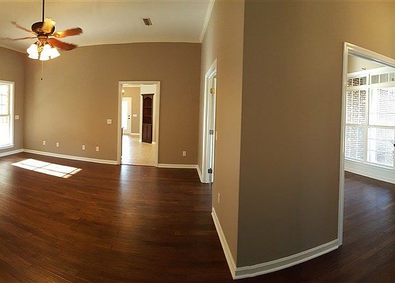 4th image of 101 Hidden Creek Cir
