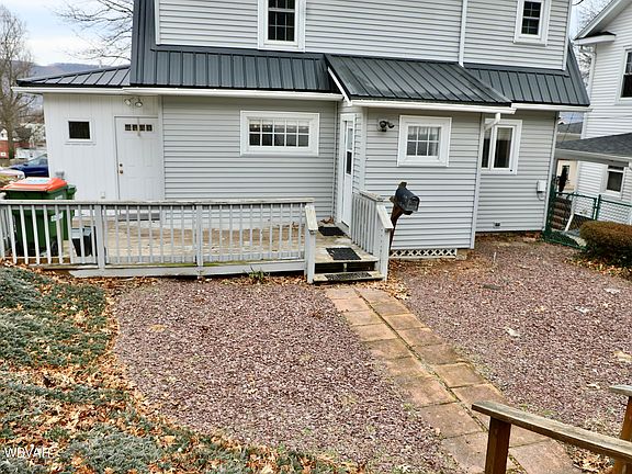 5th image of 1056 Louisa St