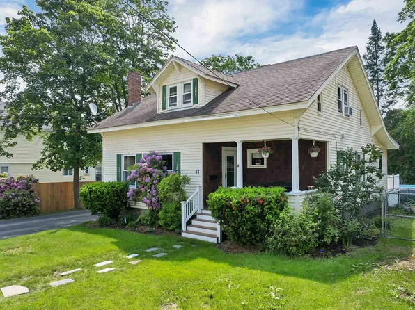 17 Oak Street, Laconia, NH 03246