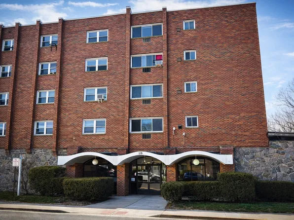 138 Store Ave #5Q, Waterbury, CT 06705