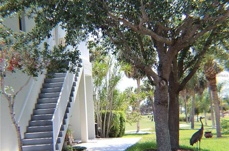 Stairs leading to Entry Way.