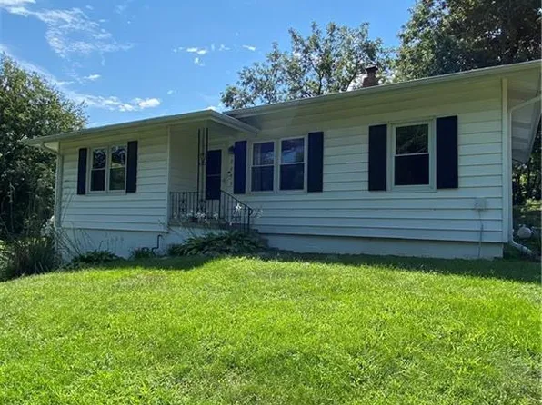 2202 Elm St, Saint Joseph, MO 64505