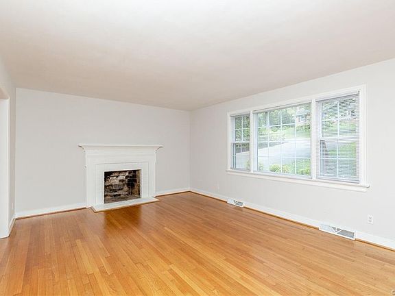 2nd image of 2909 Mohawk Dr