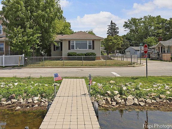 2nd image of 25134 W Lake Shore Dr