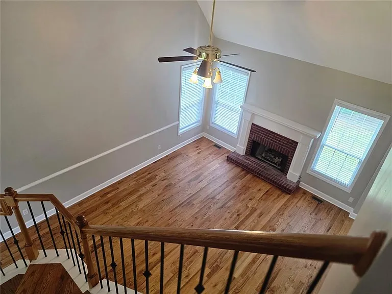 2257 Roseberry Ln — Photo 6