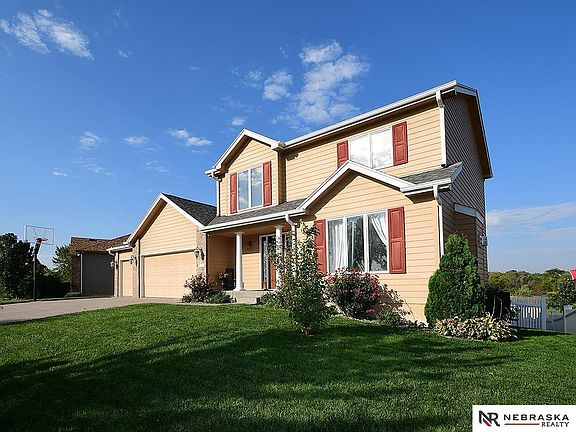 3rd image of 5501 Rockford Dr