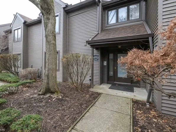 1447 Harbor Dr NW, Canton, OH 44708
