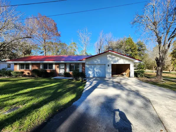 209 Chism Ave, Nashville, GA 31639