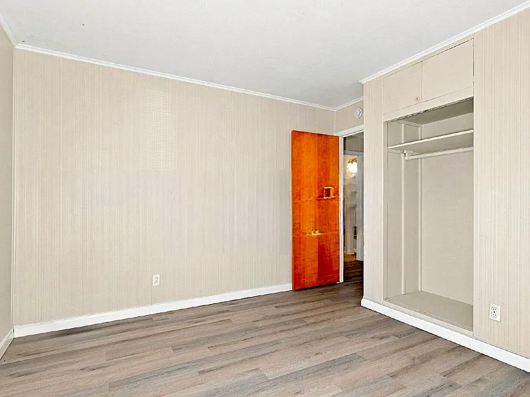 929 Lebon Dr — Photo 3