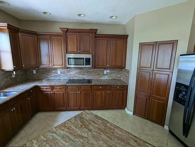 9015 Alexandra Cir — Photo 7