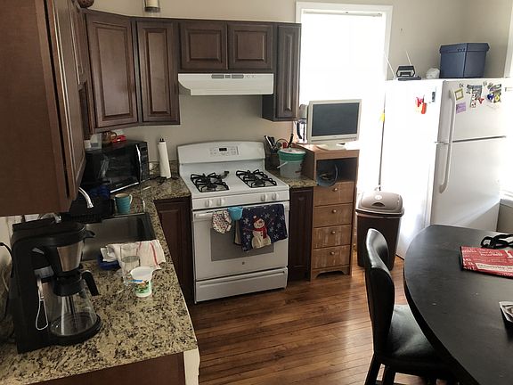 2nd image of 2542 N Newcastle Ave APT 2