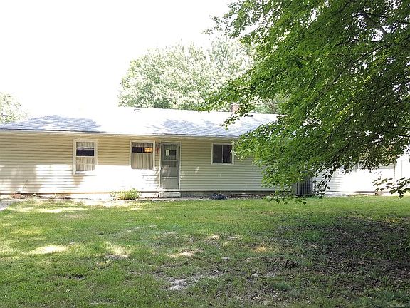 2nd image of 806 Beatrice Dr