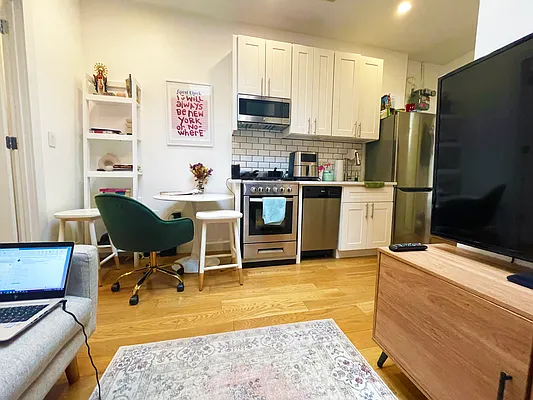 Rented by Compass | media 13