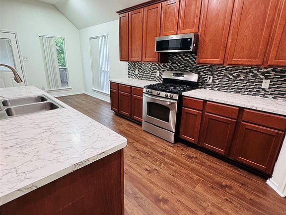 3rd image of 1303 Four Seasons Farm Dr