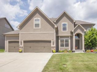 2204 SW Hawk View Rd, Lees Summit, MO 64082