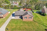 Laurelwood Dr-073.jpg