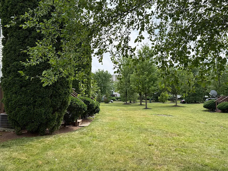 12 Ashley Ct — Photo 8