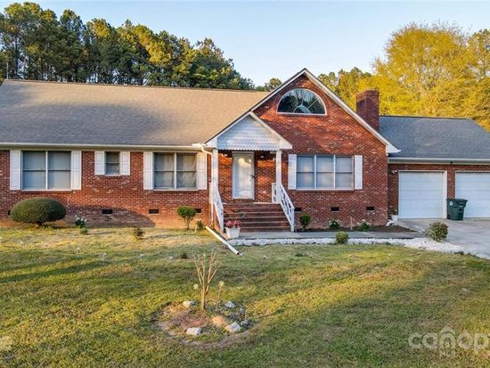 318 Freeman Ave Wadesboro Nc 28170 Mls 3725635 Zillow