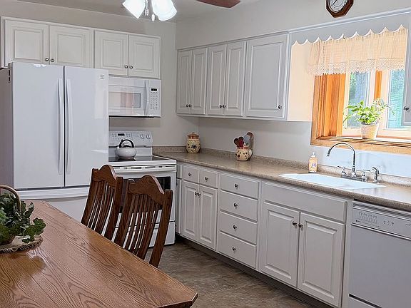 4th image of 106 Forest Rd