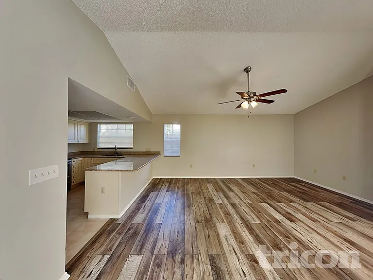 4944 Harbor Woods Dr — Photo 14