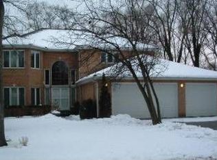 919 Kings Ln, Glenview, IL 60025