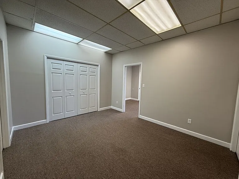 311 N Jackson St — Photo 17