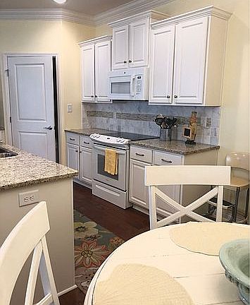 3rd image of 27 Moore Farm Cir NW