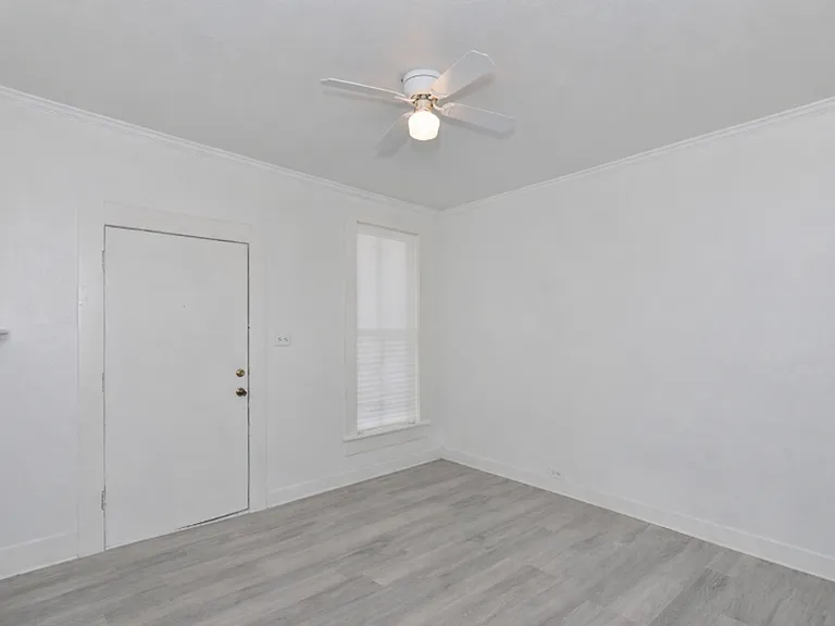 113 S Olive — Photo 3