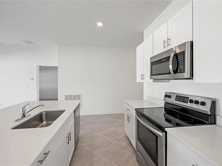 23234 Alaska Ave — Photo 10