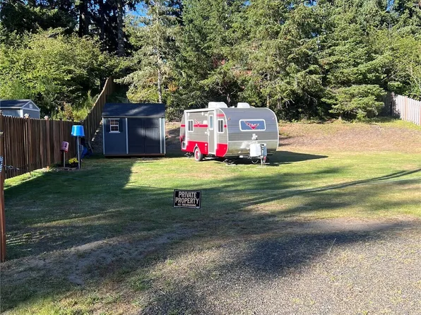 950 Discovery Avenue SE, Ocean Shores, WA 98569