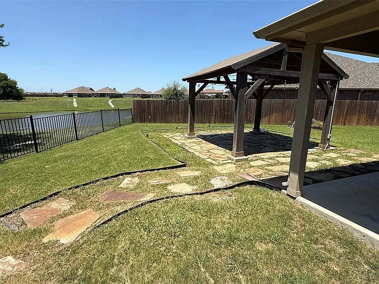 1203 Timberfalls Dr — Photo 10