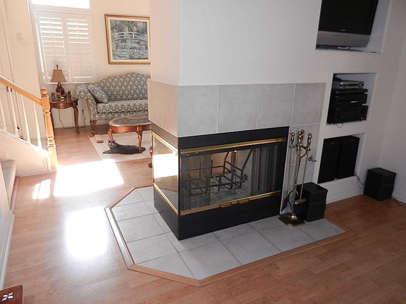 5th image of 569 Iona Ct
